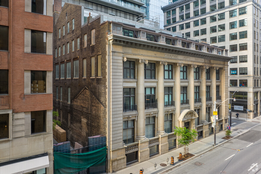 73 Richmond St W, Toronto, ON à vendre - Photo de l’immeuble – Image 2 sur 3