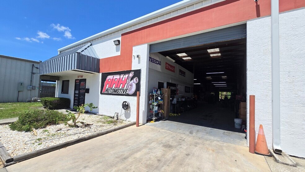 10780 47th St N, Clearwater, FL à louer - Photo de l’immeuble – Image 3 sur 10