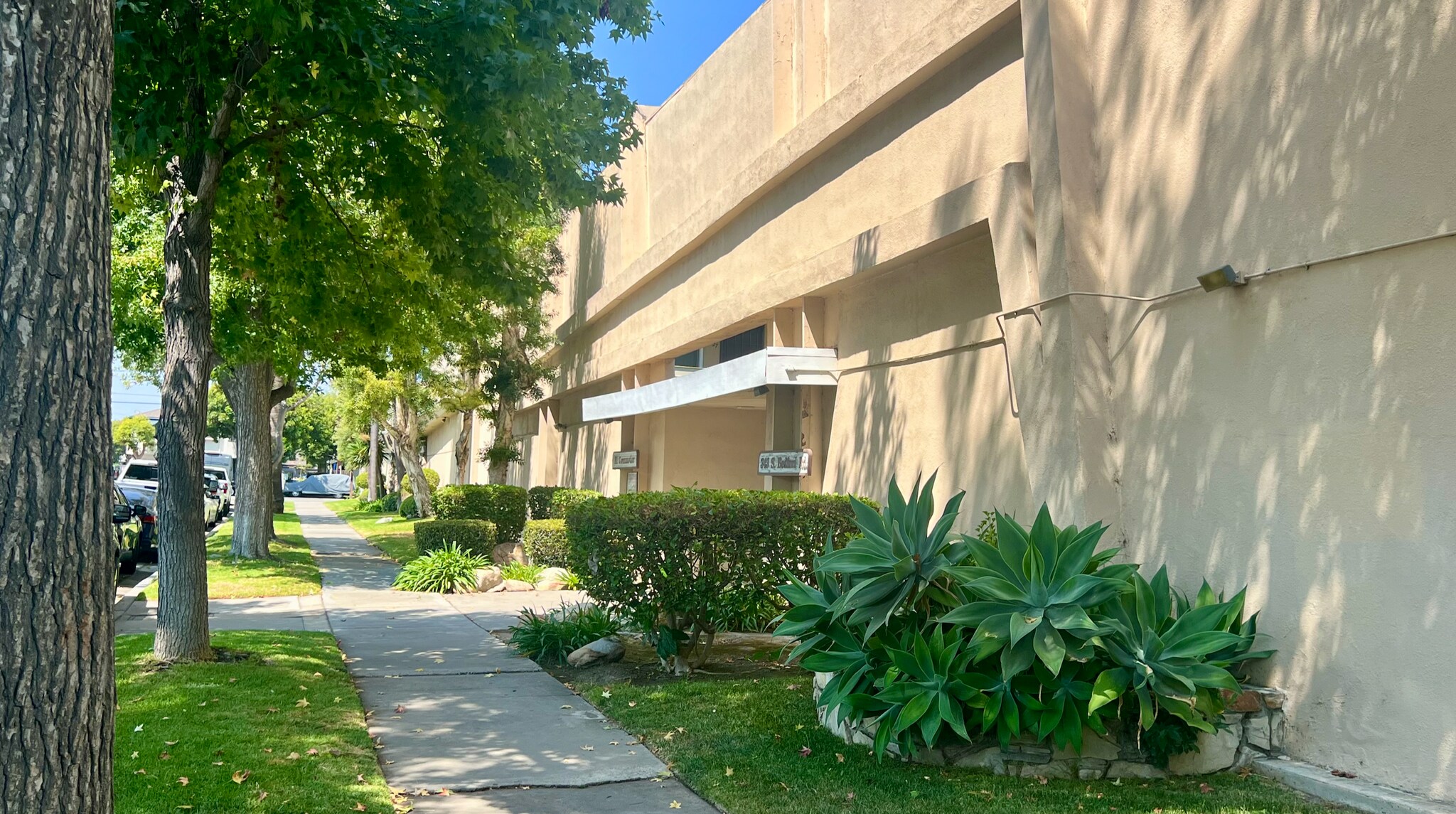 343 S Bedford Rd, Orange, CA à vendre Photo principale– Image 1 sur 5