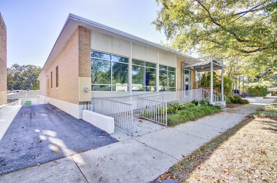 2422 Devine St, Columbia, SC à louer - Photo principale – Image 1 sur 4