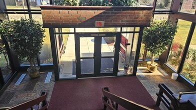 38 Pond St, Franklin, MA à louer Photo de l’immeuble– Image 1 sur 7