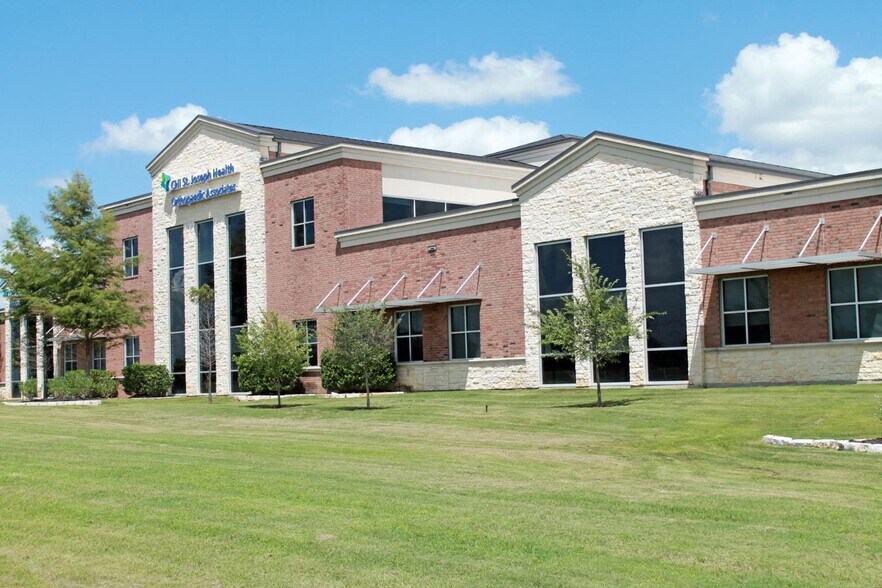 2803 Earl Rudder Freeway, College Station, TX à louer - Photo de l’immeuble – Image 2 sur 2