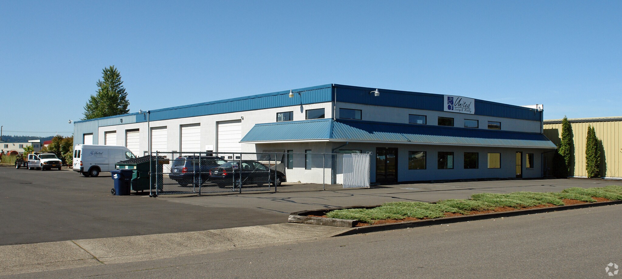 4060 Stewart Rd, Eugene, OR à louer Photo principale– Image 1 sur 3