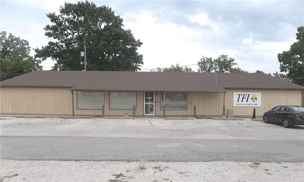 501 N State St, Iola, KS à vendre - Photo de l’immeuble – Image 1 sur 1