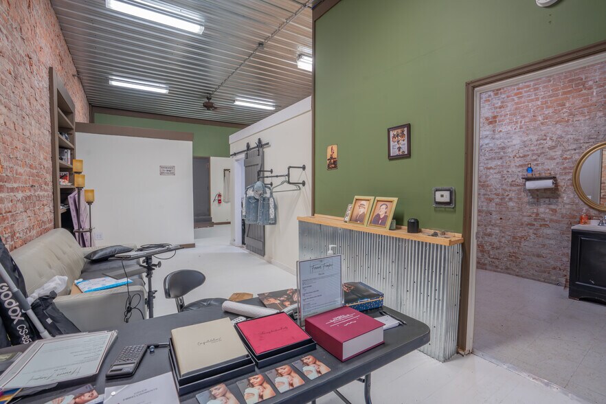 207 S Railroad St, Brookston, IN à vendre - Photo de l’immeuble – Image 3 sur 43