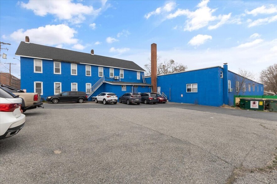 181 S Whitfield St, Nazareth, PA à vendre - Photo de l’immeuble – Image 2 sur 42