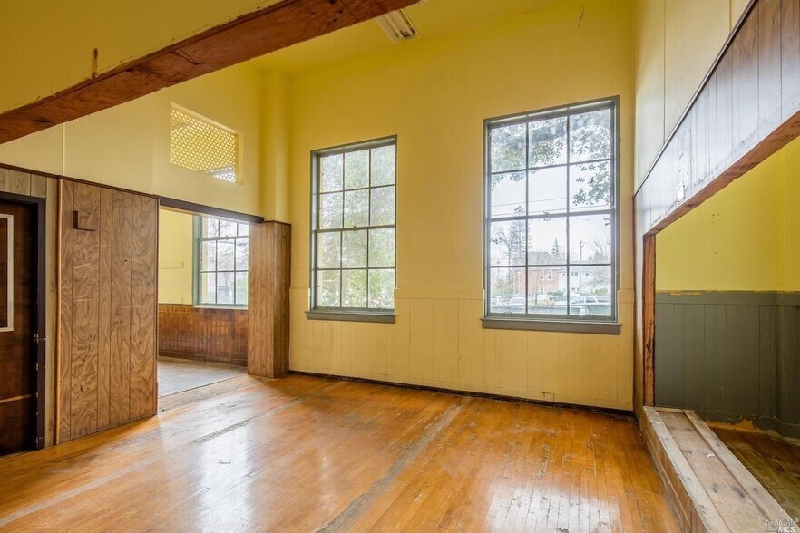 224 N Oak St, Ukiah, CA à vendre - Photo de l’immeuble – Image 2 sur 80