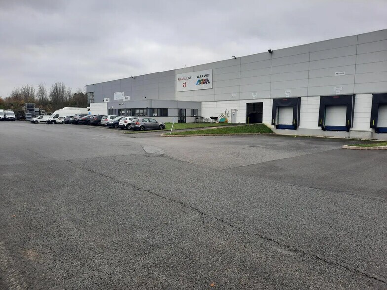 Industriel/Logistique dans Lieusaint à louer - Photo de l’immeuble – Image 3 sur 6
