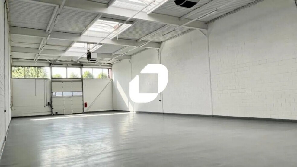 Bureau dans Bonneuil-sur-Marne à louer - Photo de l’immeuble – Image 3 sur 13