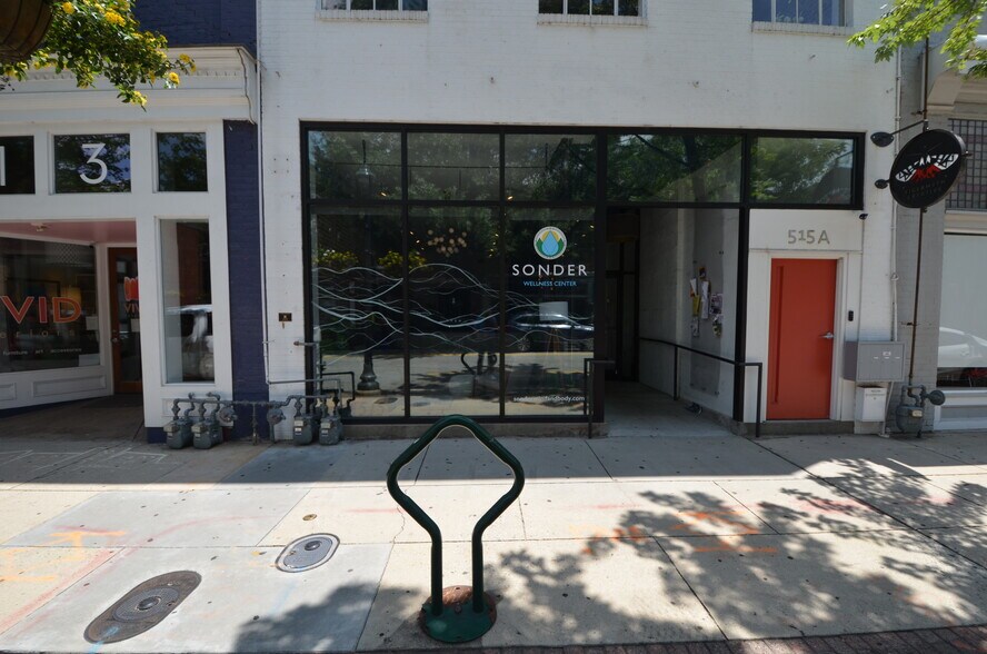 515 S Elm St, Greensboro, NC à louer - Photo de l’immeuble – Image 1 sur 6