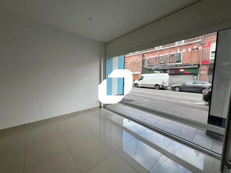 Local commercial dans Estaires à louer - Photo de l’immeuble – Image 2 sur 12