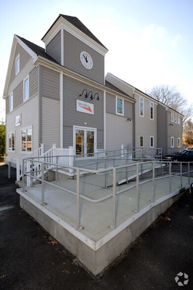20 A St, Framingham, MA à vendre - Photo principale – Image 1 sur 19