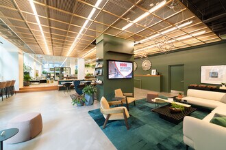 325 N Wells St, Chicago, IL à louer Photo intérieure– Image 1 sur 18