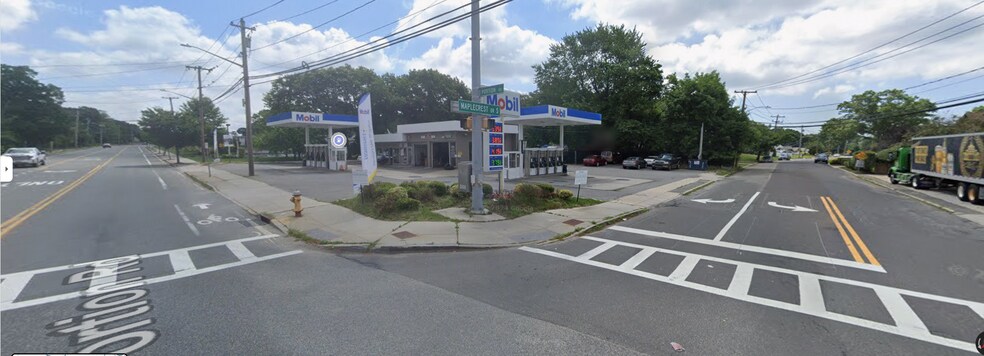 950 Portion Rd, Lake Ronkonkoma, NY à louer - Photo de l’immeuble – Image 1 sur 2