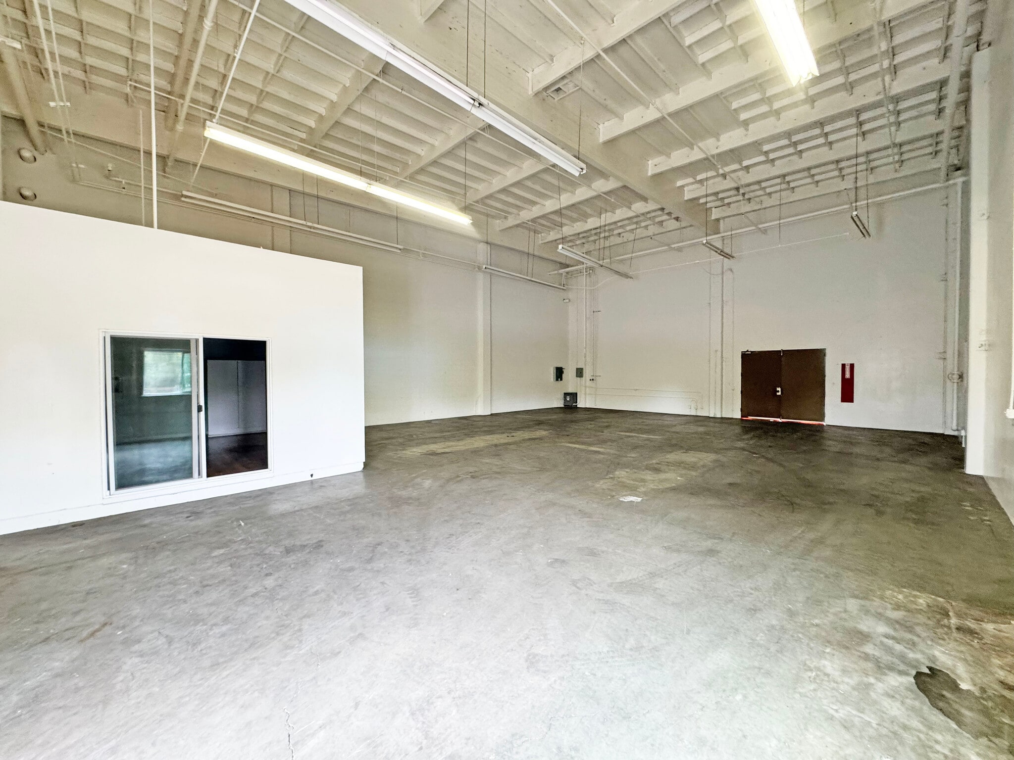 2064 Gravenstein Hwy N, Sebastopol, CA à louer Photo intérieure– Image 1 sur 3