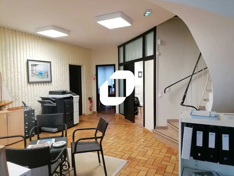 Bureau dans Savigny-sur-Orge à vendre - Photo de l’immeuble – Image 2 sur 10