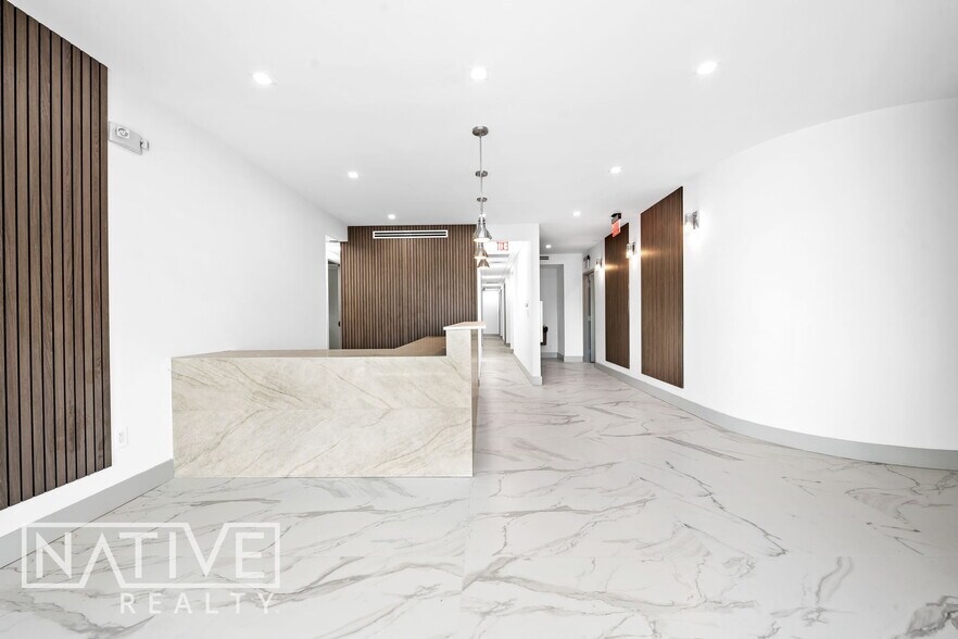 3067-3071 E Commercial Blvd, Fort Lauderdale, FL à louer - Photo intérieure – Image 1 sur 14