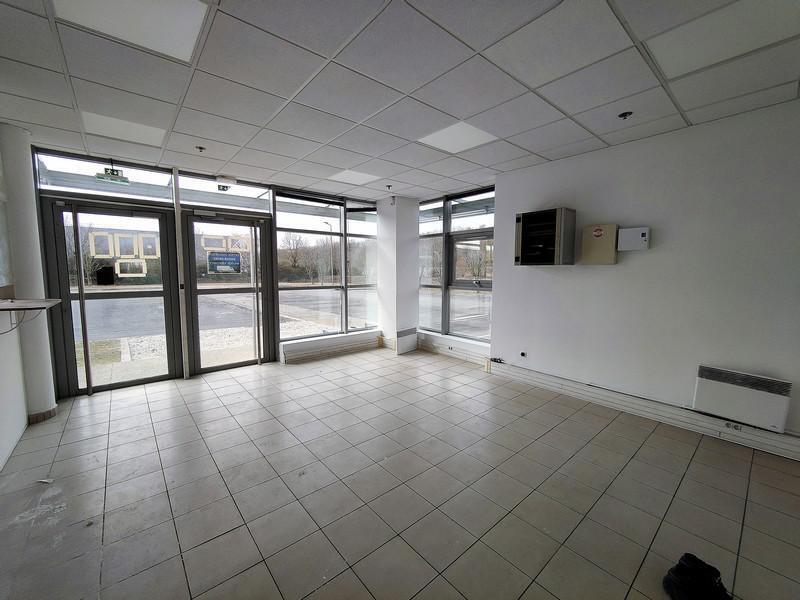 Industriel/Logistique dans Combs-la-Ville à louer Photo intérieure– Image 1 sur 11