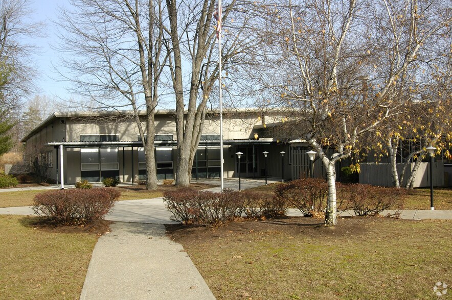 431 New Karner Rd, Colonie, NY à louer - Photo de l’immeuble – Image 3 sur 19