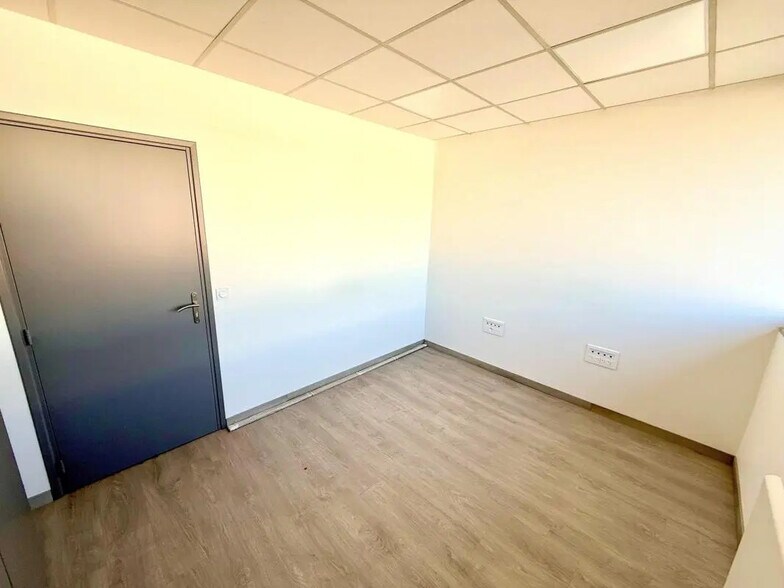 Bureau dans Saint-Germain-en-Laye à louer - Photo intérieure – Image 3 sur 7