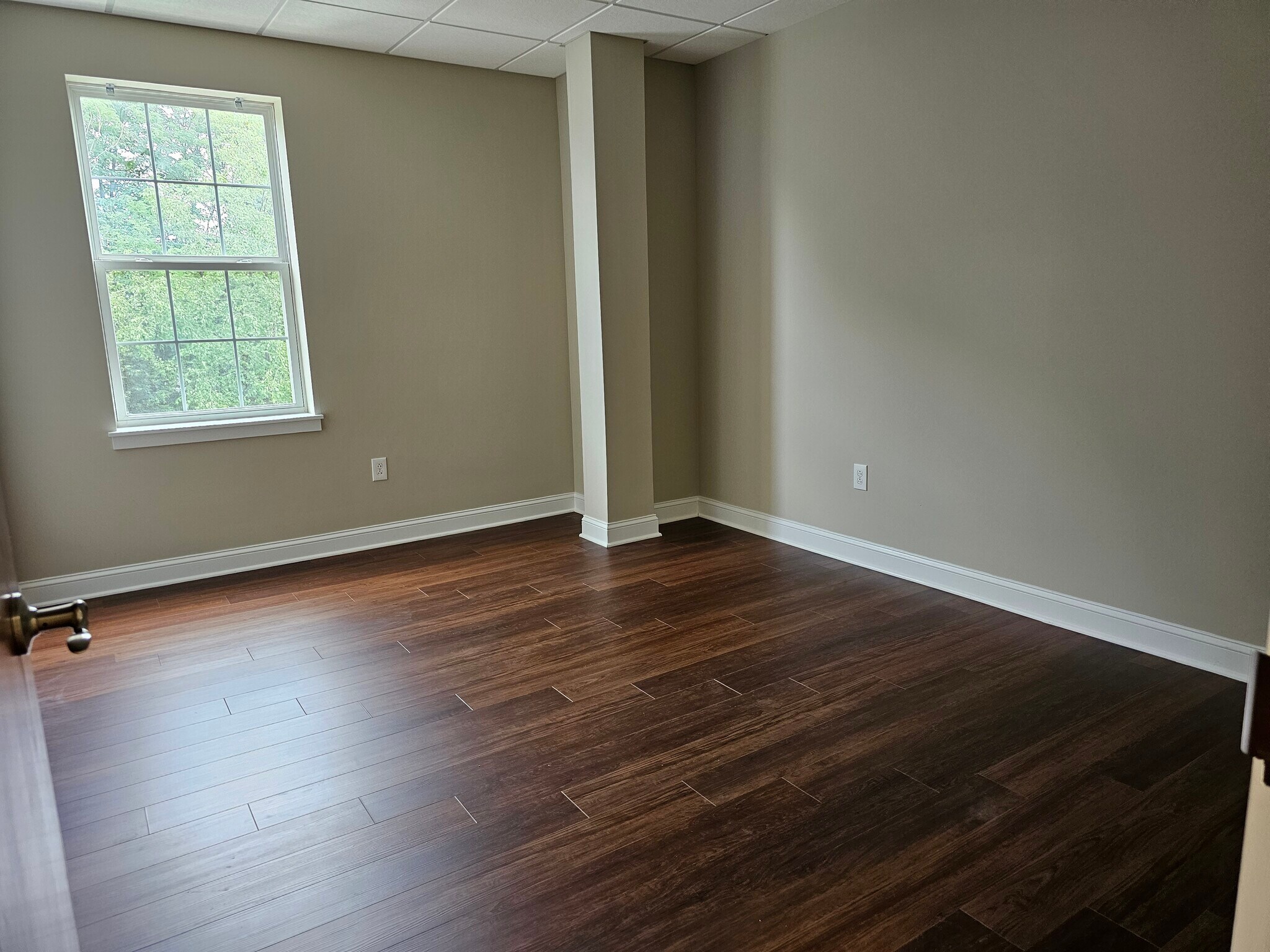 1221 N Church St, Moorestown, NJ à louer Photo intérieure– Image 1 sur 2