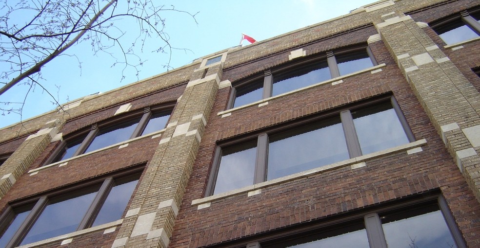111 2 Ave S, Saskatoon, SK à louer - Photo principale – Image 1 sur 26