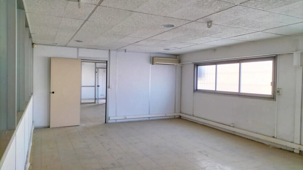 Bureau dans La Seyne-sur-Mer à louer - Photo de l’immeuble – Image 3 sur 6