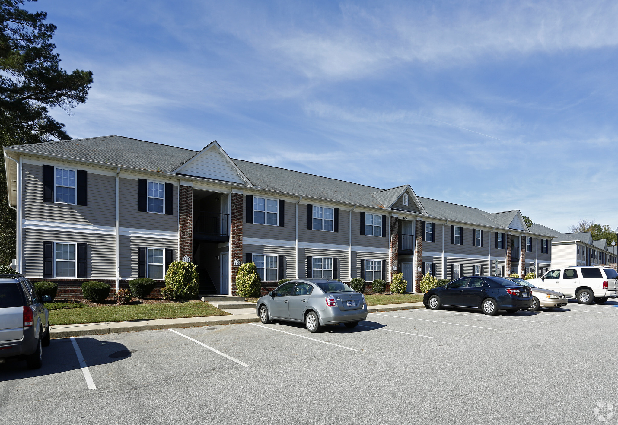 3717 Damien Dr, Hope Mills, NC à vendre Photo principale– Image 1 sur 136