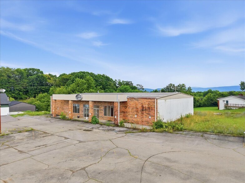 2808 E Lamar Alexander Pky, Maryville, TN à louer - Photo de l’immeuble – Image 3 sur 23