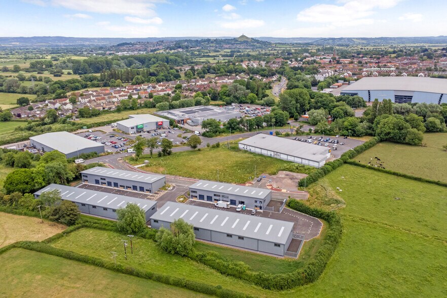 Gravenchon Way, Street à vendre - Aérien – Image 2 sur 5