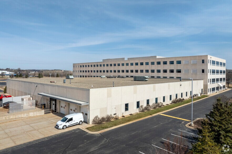 7974 UW Health Ct, Middleton, WI à vendre - Photo de l’immeuble – Image 2 sur 9
