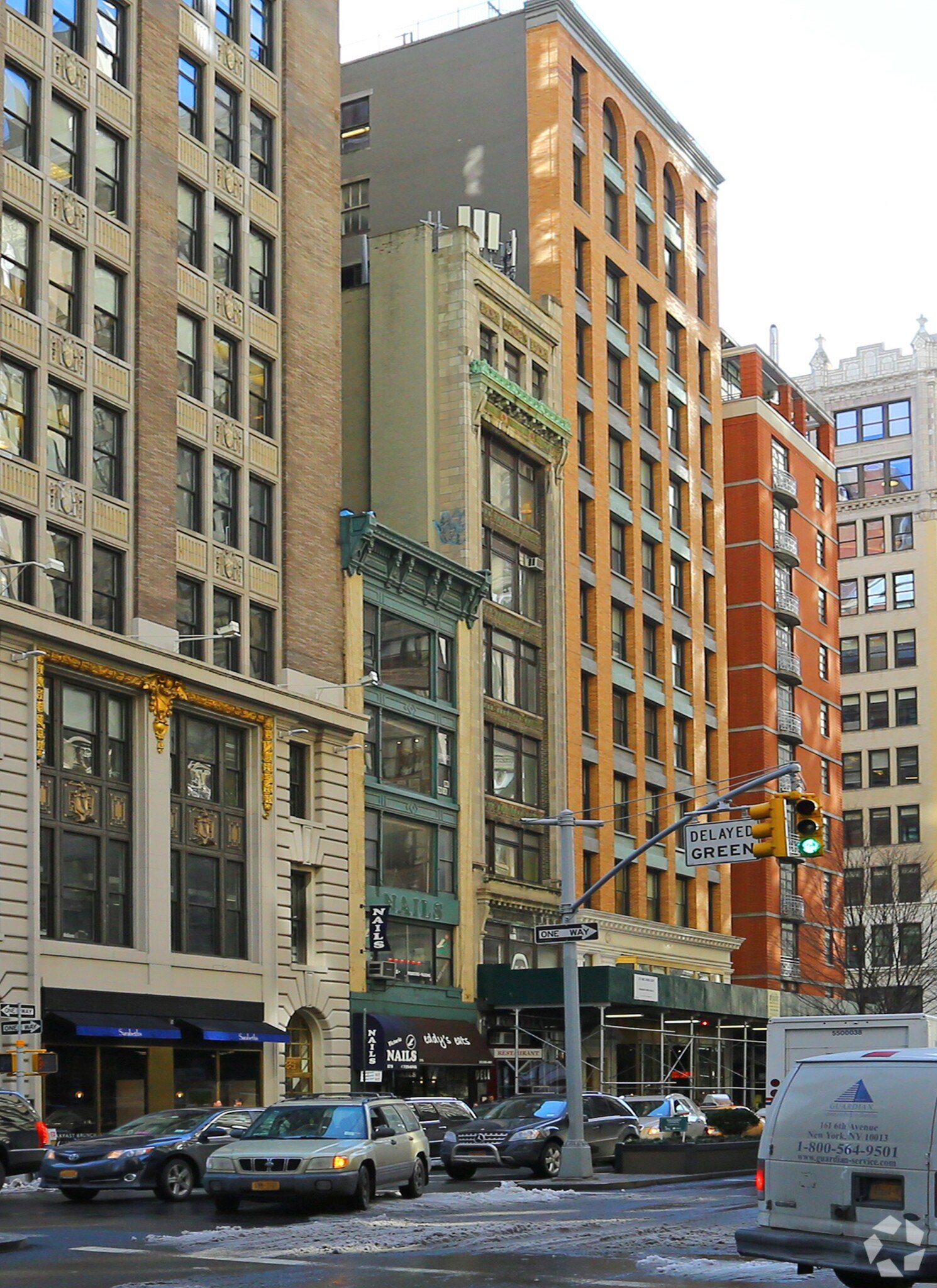 377 Park Ave S, New York, NY à louer Photo de l’immeuble– Image 1 sur 4
