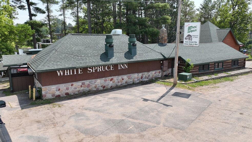 419 N Railroad St, Eagle River, WI à vendre - Photo de l’immeuble – Image 2 sur 10