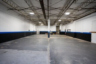 Plus de détails pour 200 N Route 303, West Nyack, NY - Local d'activités à louer
