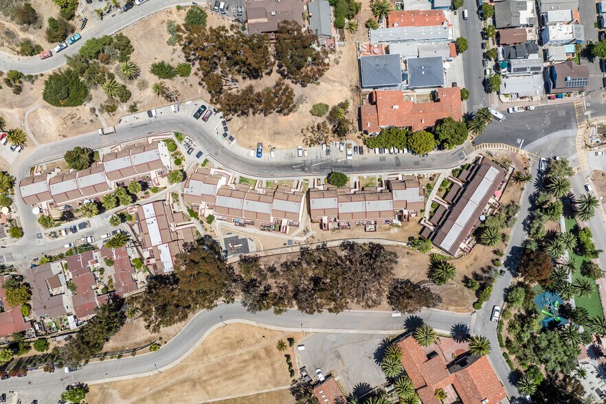 321 Tremont St, Avalon, CA à vendre - Photo de l’immeuble – Image 3 sur 28