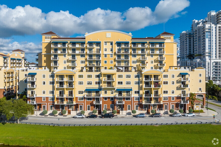 8390 SW 72nd Ave, Miami, FL à vendre - Photo de l’immeuble – Image 2 sur 4