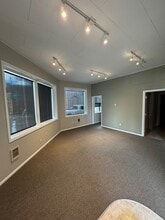 150 N Maple St, Yamhill, OR à louer Photo intérieure– Image 2 sur 3