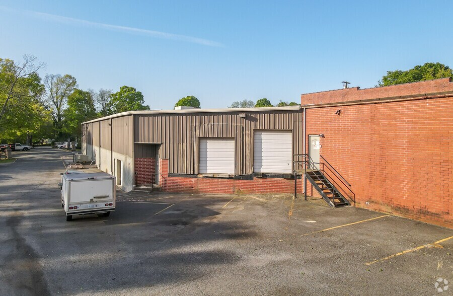 184 Academy Ave NW, Concord, NC à louer - Photo de l’immeuble – Image 3 sur 4