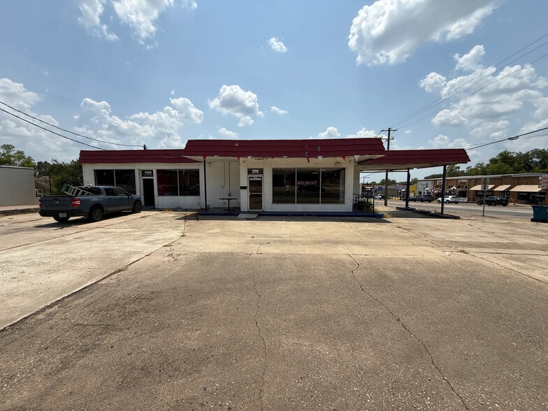 100 E Upshur Ave, Gladewater, TX à vendre - Photo principale – Image 1 sur 26