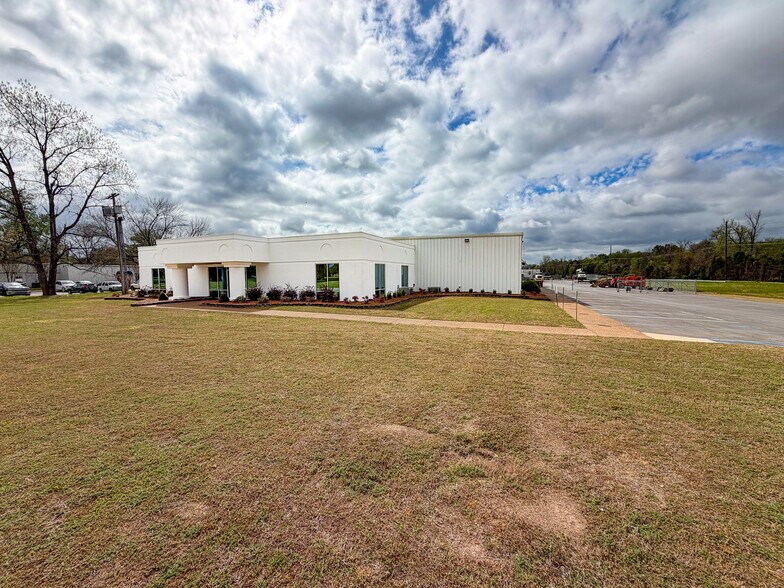 1011 Cedar Lake Rd SE, Decatur, AL à louer - Photo de l’immeuble – Image 2 sur 16