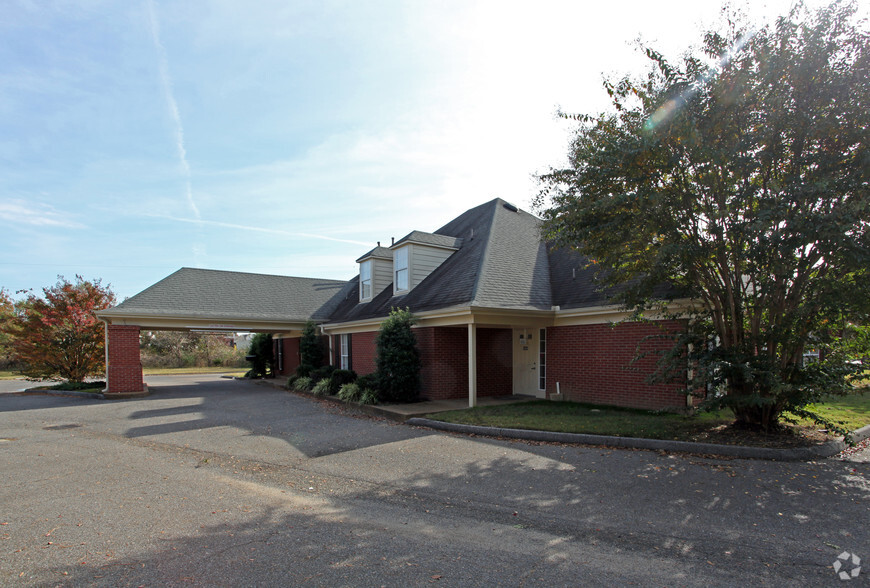6616 Kirby Center Cv, Memphis, TN à vendre - Photo principale – Image 1 sur 2