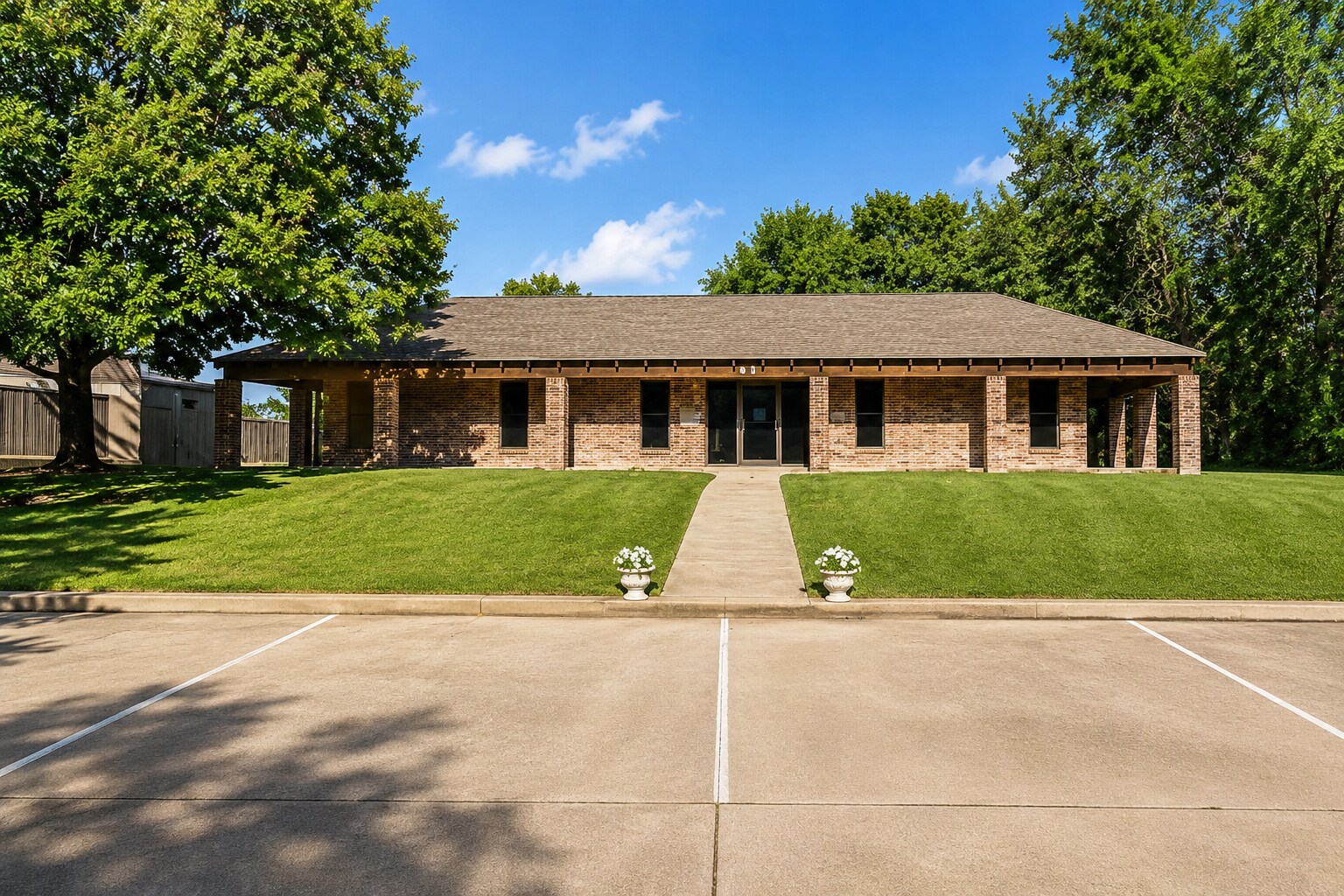 202 Lafayette St, Pittsburg, TX à louer Photo de l’immeuble– Image 1 sur 1