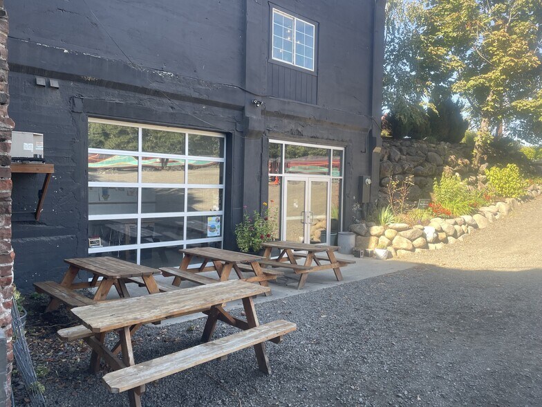 13 Railroad St, Hood River, OR à louer - Photo de l’immeuble – Image 2 sur 30
