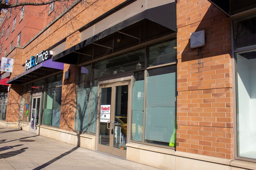 138 Calhoun St, Cincinnati, OH à louer - Photo de l’immeuble – Image 3 sur 7