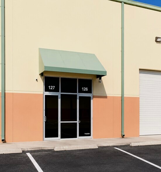 4188 Westroads Dr, Riviera Beach, FL à louer - Photo de l’immeuble – Image 3 sur 16