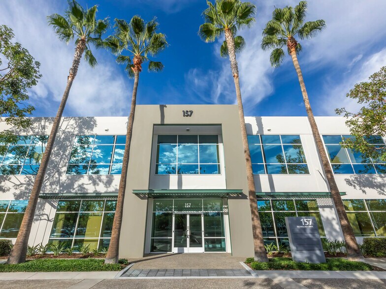 163 Technology Dr, Irvine, CA à louer - Photo de l’immeuble – Image 2 sur 13