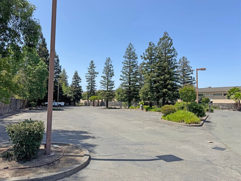 3612-3620 Industrial Dr, Santa Rosa, CA à louer - Photo de l’immeuble – Image 3 sur 6