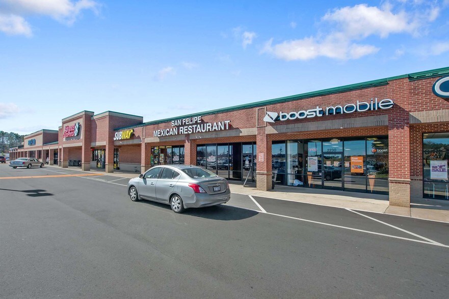 2224-2274 Jefferson Davis Hwy, Sanford, NC à louer - Photo de l’immeuble – Image 2 sur 11