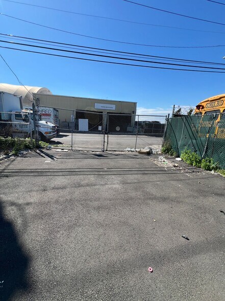 3539A Hampton Rd, Oceanside, NY à louer - Photo de l’immeuble – Image 2 sur 2