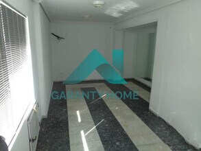 Local commercial dans Cáceres, Cáceres à louer Photo intérieure– Image 2 sur 3